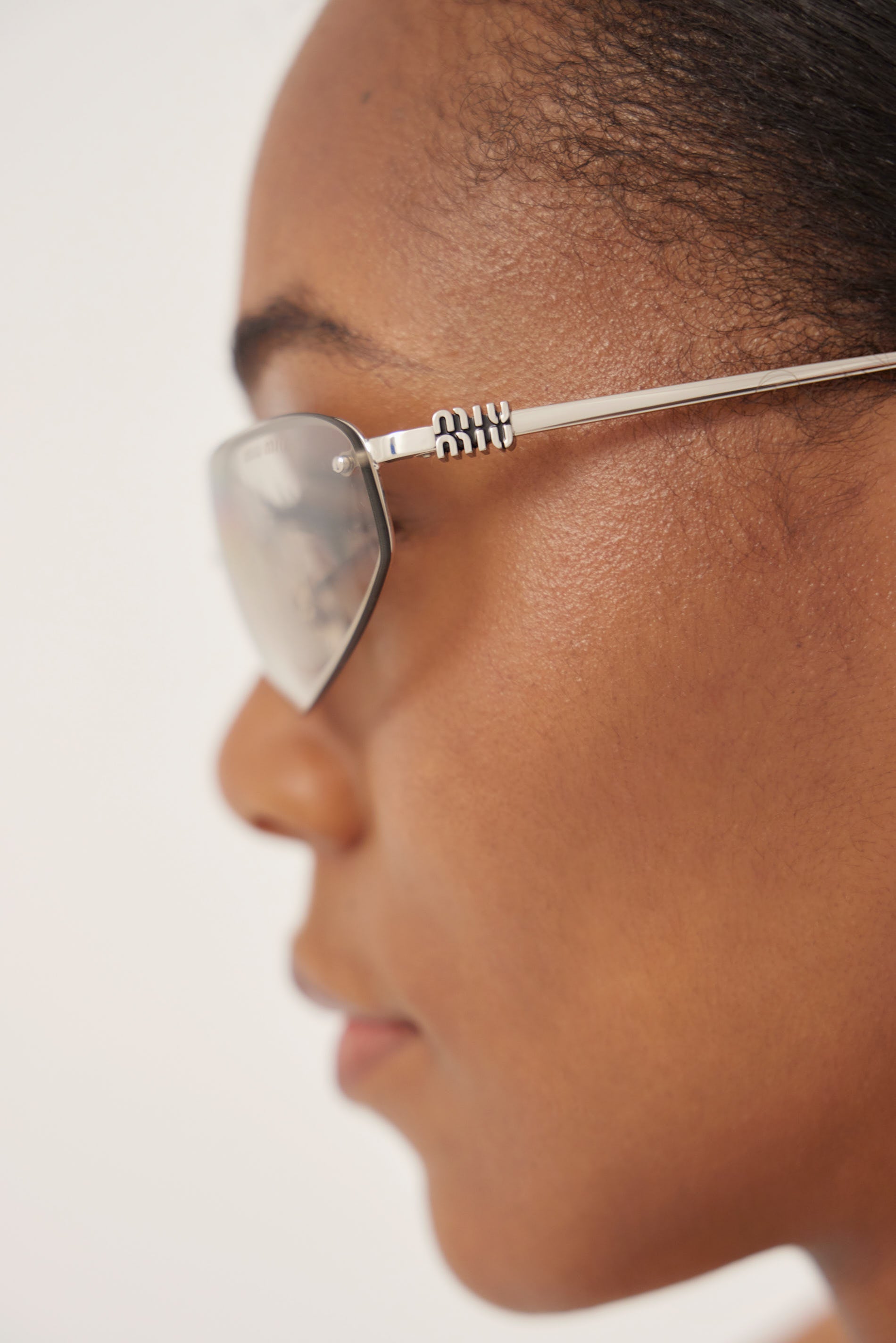 Gafas de sol de carreras plateadas Miu Miu 0MU A50S 1BC8H1