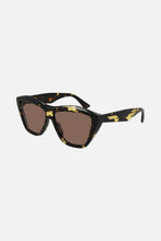 Load image into Gallery viewer, Bottega Veneta havana squared sunglasses
