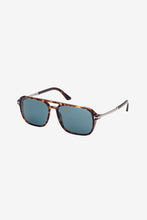 Load image into Gallery viewer, Tom Ford pilot sunglasses in havana
