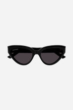 Load image into Gallery viewer, Balenciaga black cat-eye sunglasses with BB logo - Eyewear Club
