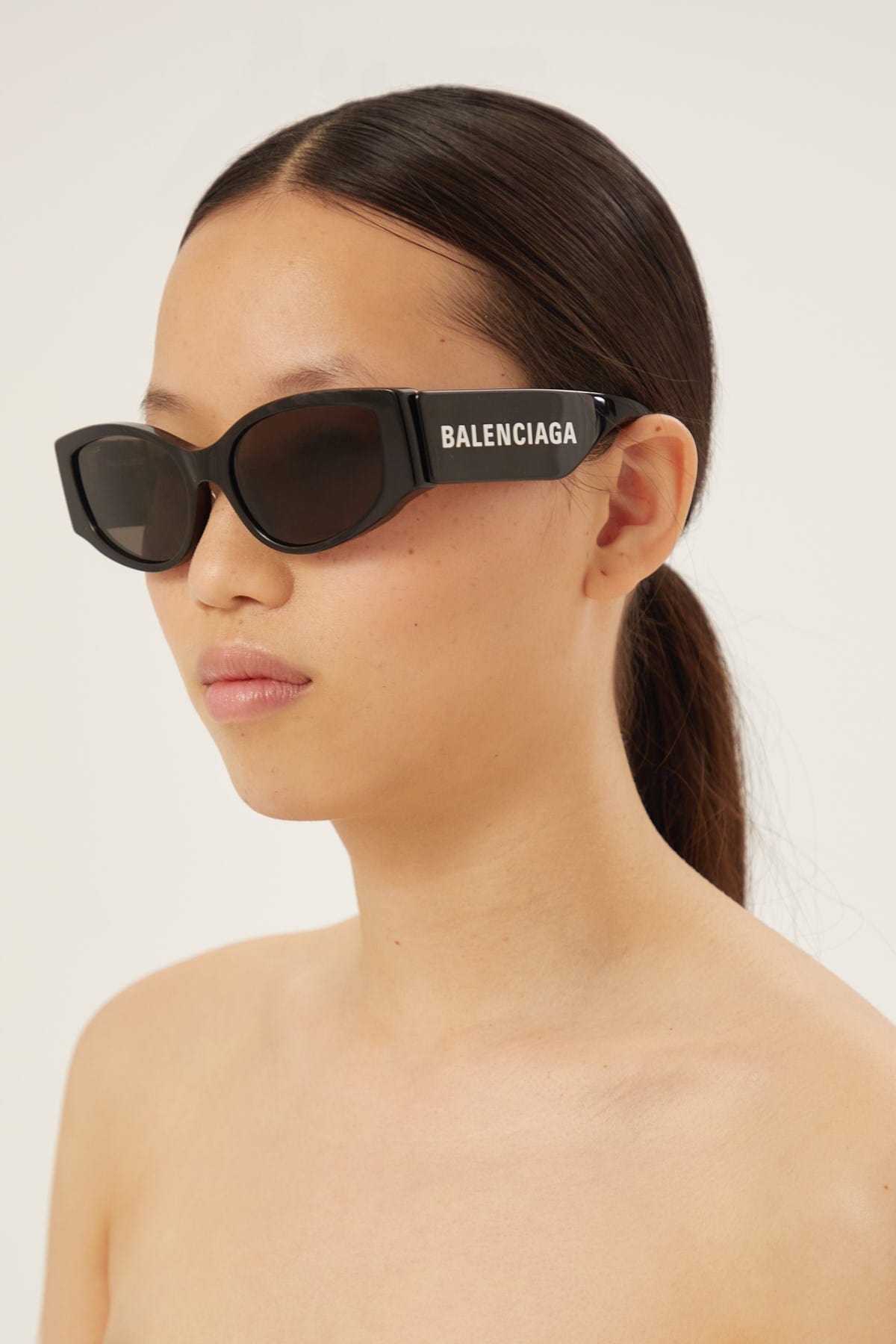 Balenciaga chunky black sunglasses - Eyewear Club