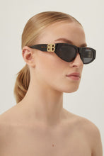 Load image into Gallery viewer, Balenciaga havana cat-eye BB sunglasses - Eyewear Club
