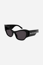 Load image into Gallery viewer, Balenciaga MAX butterfly sunglasses in black - Eyewear Club
