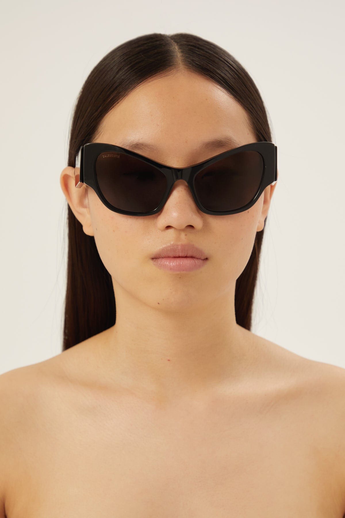 Balenciaga MAX butterfly sunglasses in black - Eyewear Club