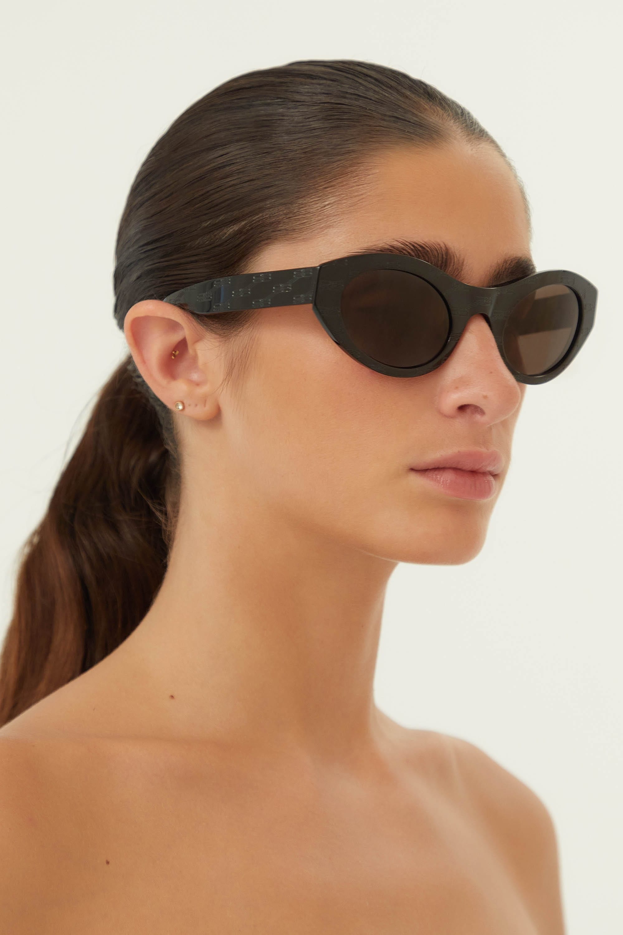 Balenciaga oval femenine black sunglasses - Eyewear Club