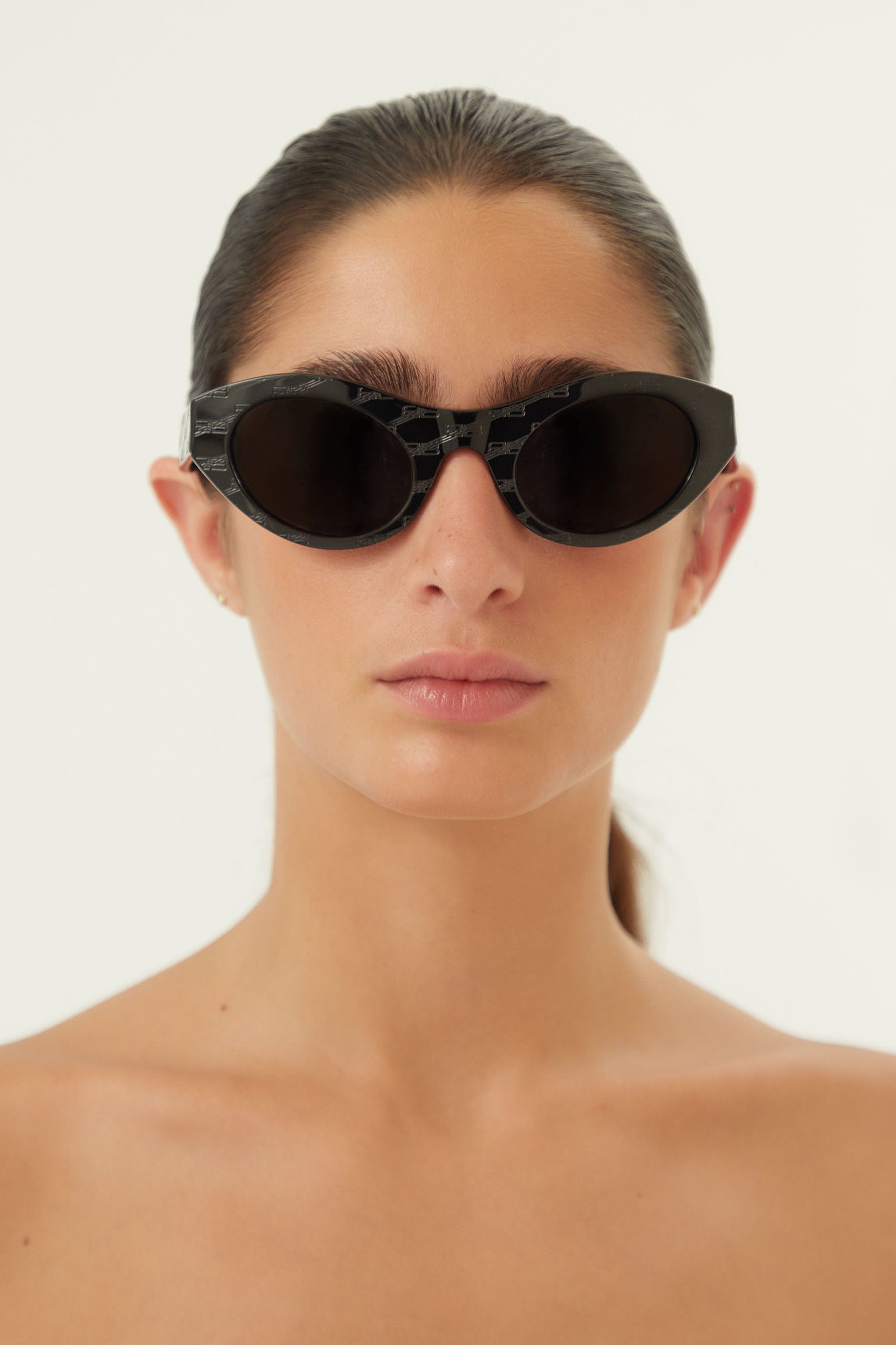 Balenciaga oval femenine black sunglasses - Eyewear Club