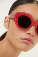 Load image into Gallery viewer, Balenciaga oval femenine sunglasses - Eyewear Club
