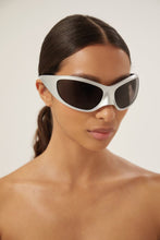 Load image into Gallery viewer, Balenciaga Skin XXL Cat sunglasses in silver - Eyewear Club
