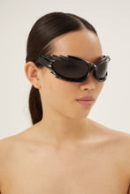 Load image into Gallery viewer, Balenciaga Spike rectangle sunglasses in black - Eyewear Club
