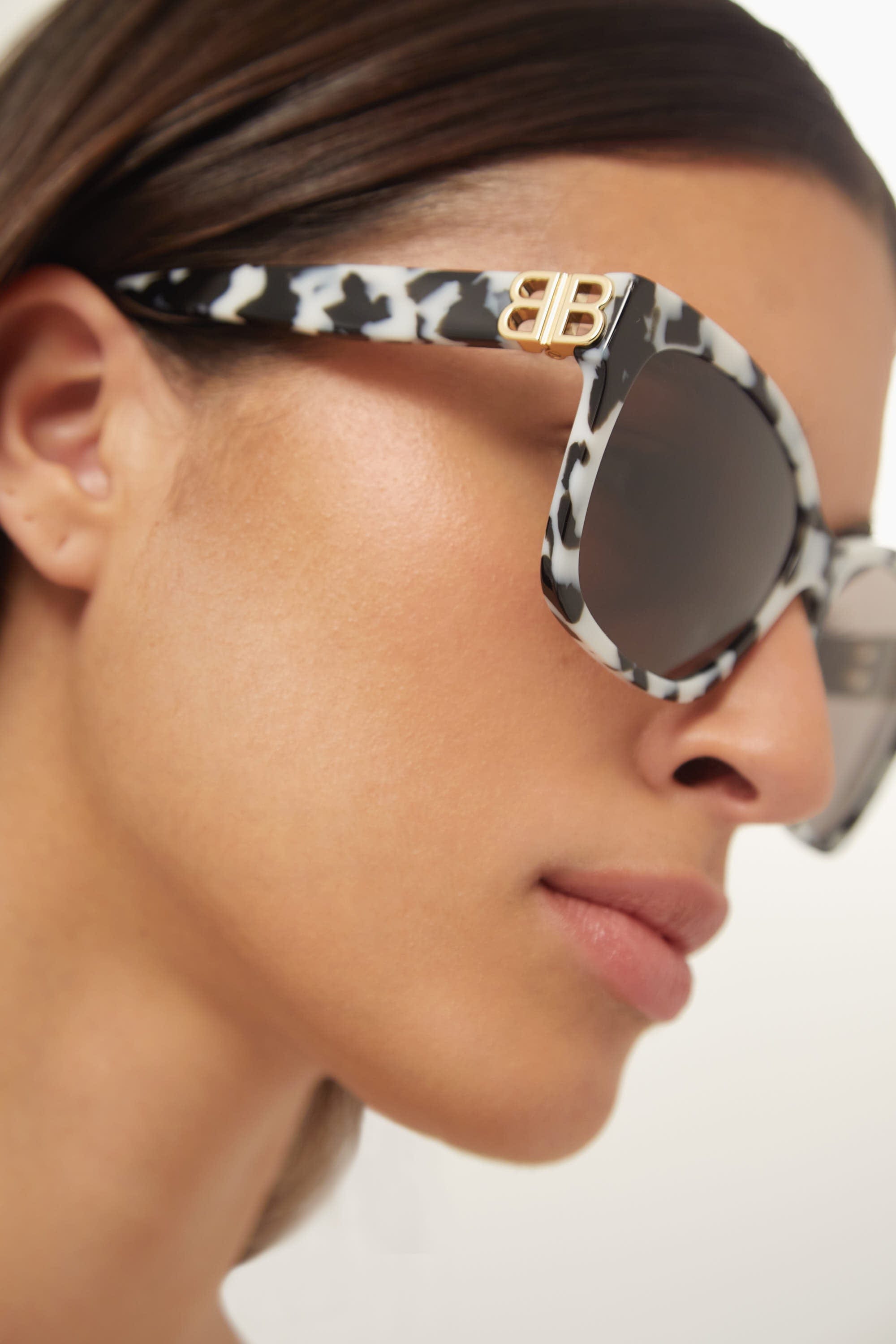 Balenciaga squared femenine zebra sunglasses with BB folding - Eyewear Club