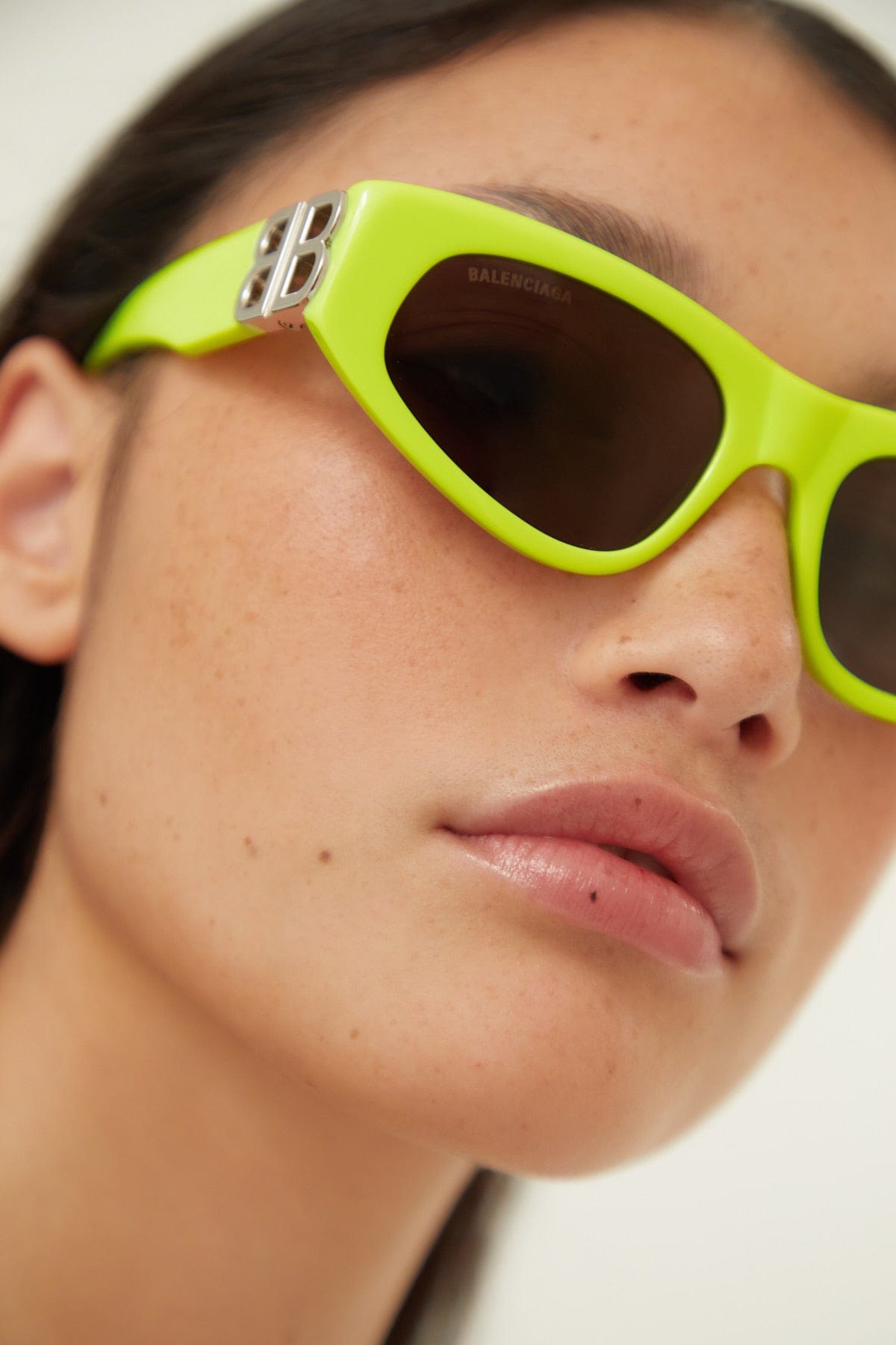 Balenciaga yellow cat-eye BB sunglasses - Eyewear Club