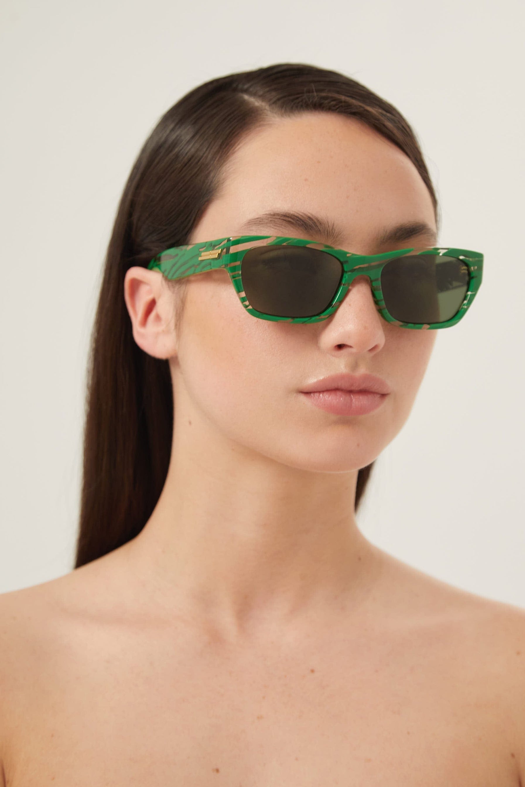 Bottega Veneta green squared sunglasses - Eyewear Club