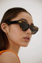 Load image into Gallery viewer, Bottega Veneta havana soft cat-eye sunglasses - Eyewear Club
