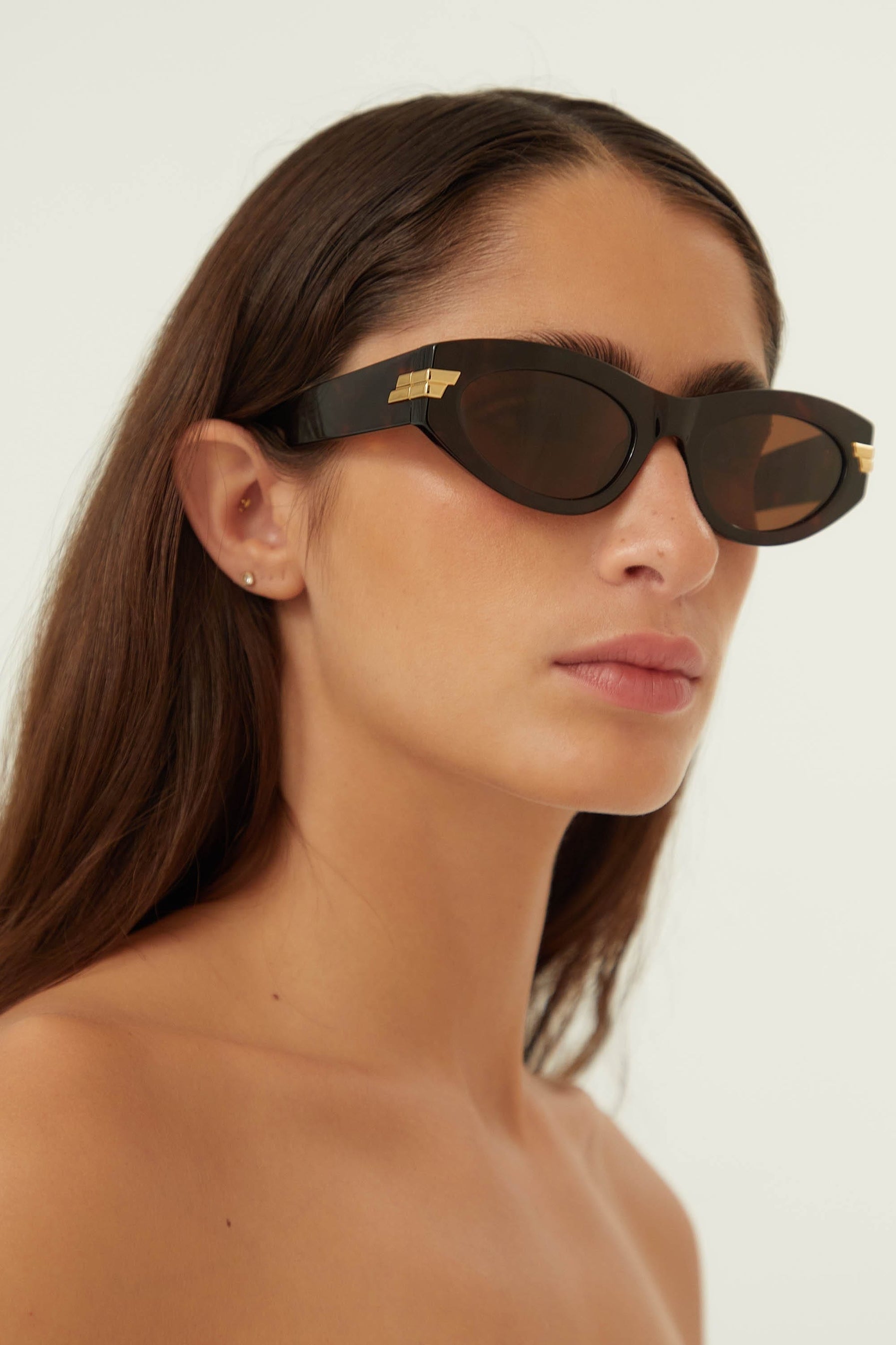 Bottega Veneta oval havana sunglasses - Eyewear Club