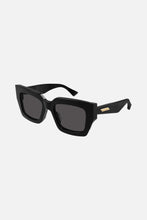 Load image into Gallery viewer, Bottega Veneta squared bold black sunglasses - Eyewear Club
