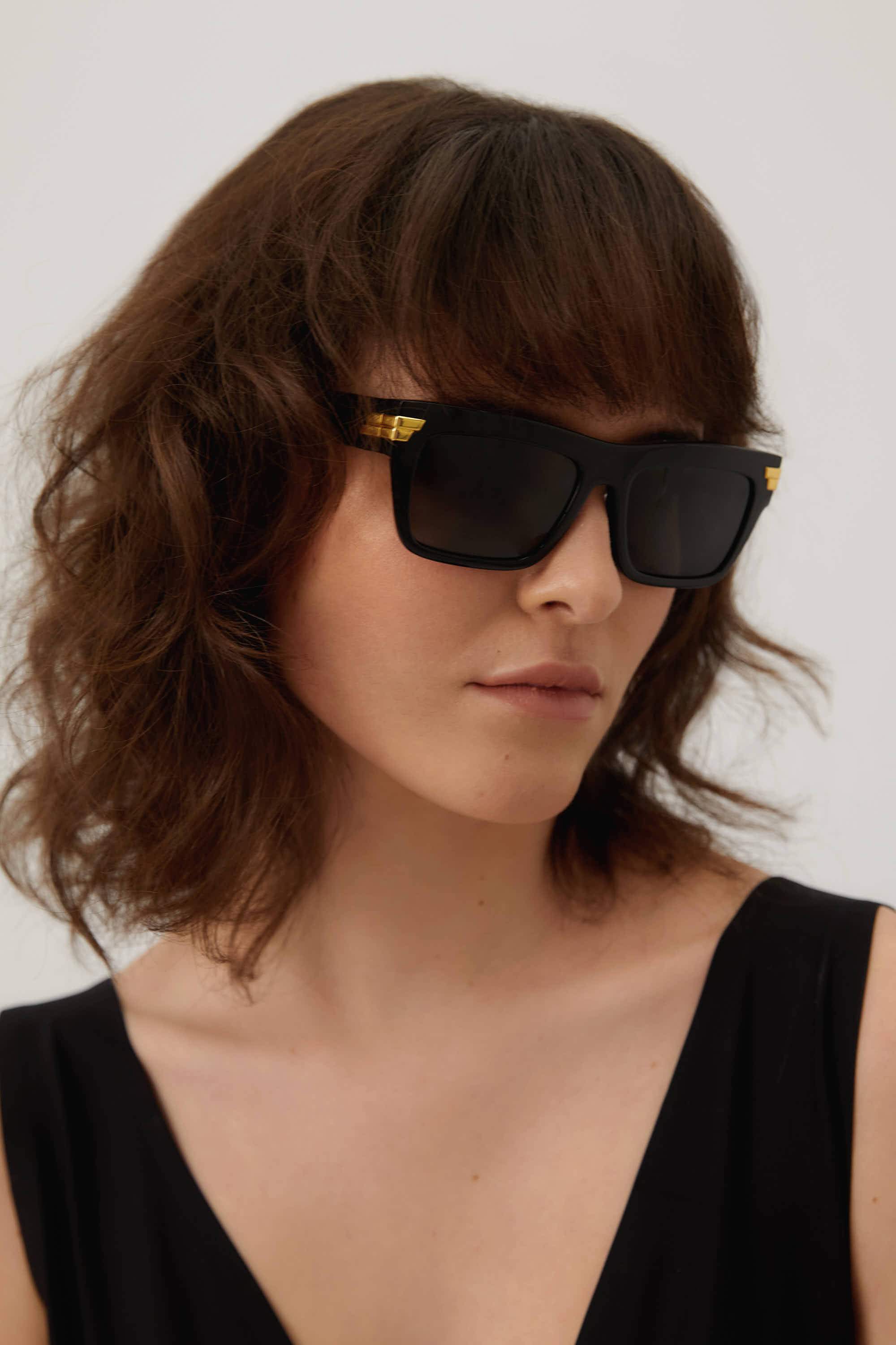 Bottega Veneta UNISEX squared bold black acetate sunglasses - Eyewear Club