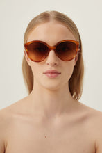 Load image into Gallery viewer, Chloé havana cat-eye sunglasses - Eyewear Club
