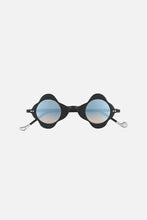 Load image into Gallery viewer, Eyepetizer black diciotto sunglasses - Eyewear Club
