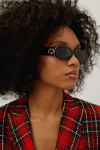 Load image into Gallery viewer, Gucci black oval sunglasses - Eyewear Club
