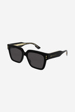 Load image into Gallery viewer, Gucci bold squared black sunglasses - Eyewear Club
