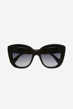 Load image into Gallery viewer, Gucci femenine Cat-eye sunglasses
