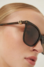 Load image into Gallery viewer, Gucci Havana cat-eye sunglasses - Eyewear Club
