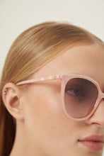 Load image into Gallery viewer, Gucci pink cat-eye sunglasses - Eyewear Club
