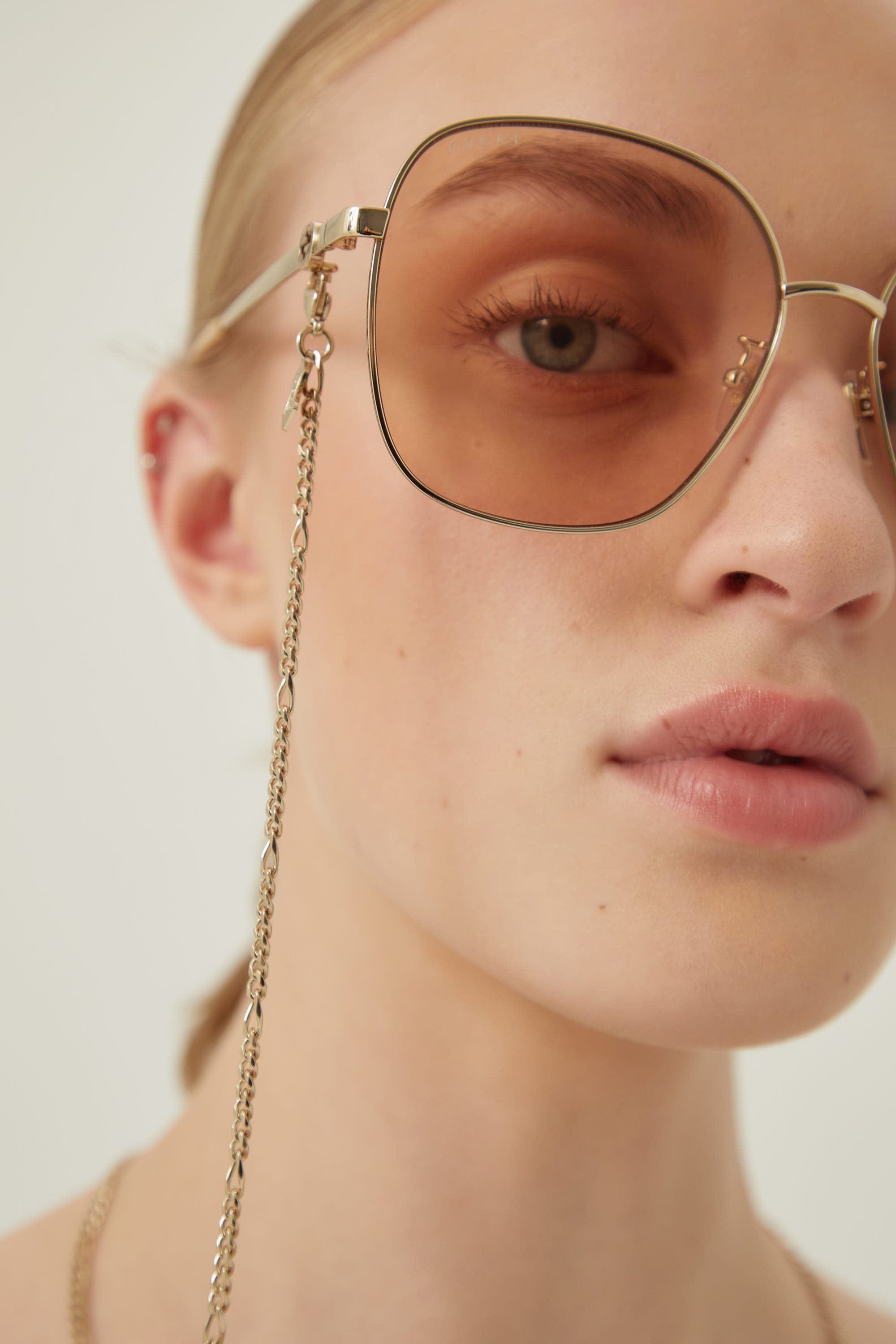 Gucci round metal sunglasses with chain - Eyewear Club