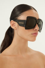 Load image into Gallery viewer, Gucci runway black sunglasses - Eyewear Club
