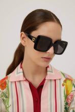 Load image into Gallery viewer, Gucci squared black sunglasses - Eyewear Club
