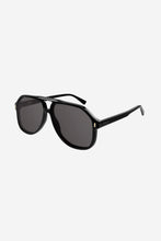 Load image into Gallery viewer, Gucci vintage look black pilot sunglasses - Eyewear Club
