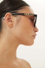 Load image into Gallery viewer, Gucci vintage look pilot sunglasses - Eyewear Club
