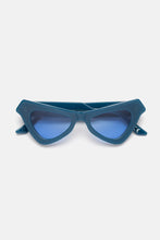 Load image into Gallery viewer, Marni cat-eye blue sunglasses - Eyewear Club
