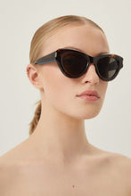 Load image into Gallery viewer, Saint Laurent super-bold cat-eye sunglasses - Eyewear Club
