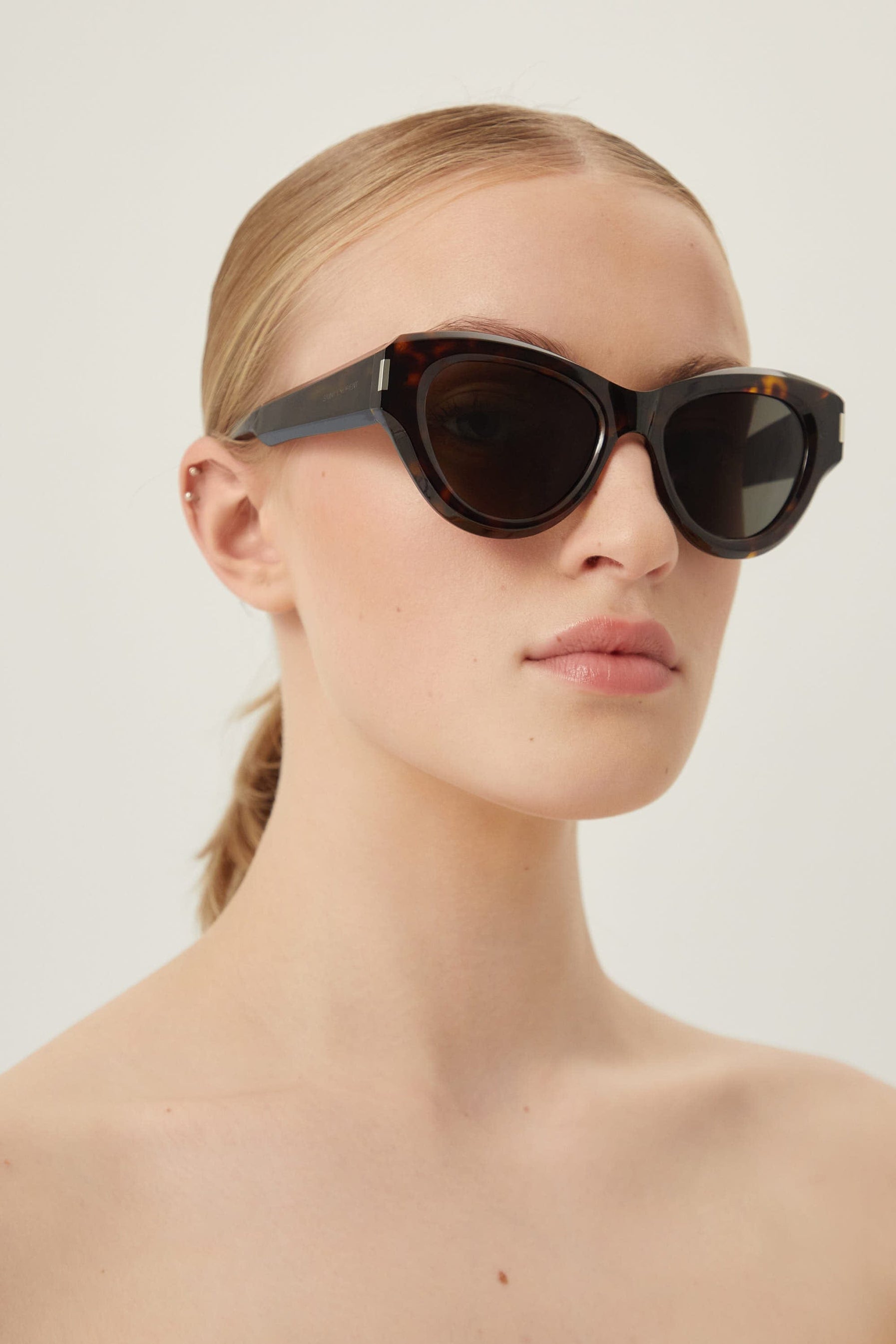 Saint Laurent super-bold cat-eye sunglasses - Eyewear Club