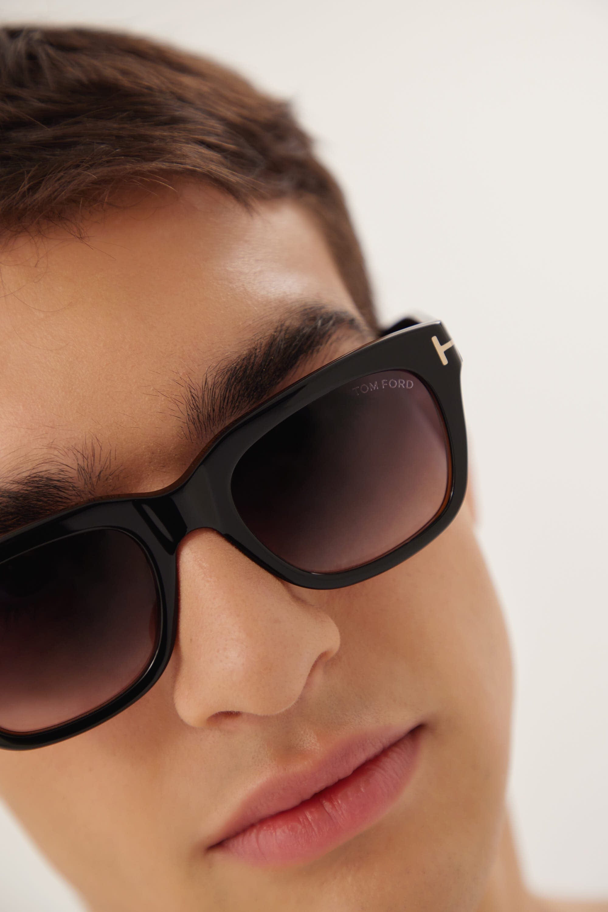 Tom Ford classic black sunglasses - Eyewear Club