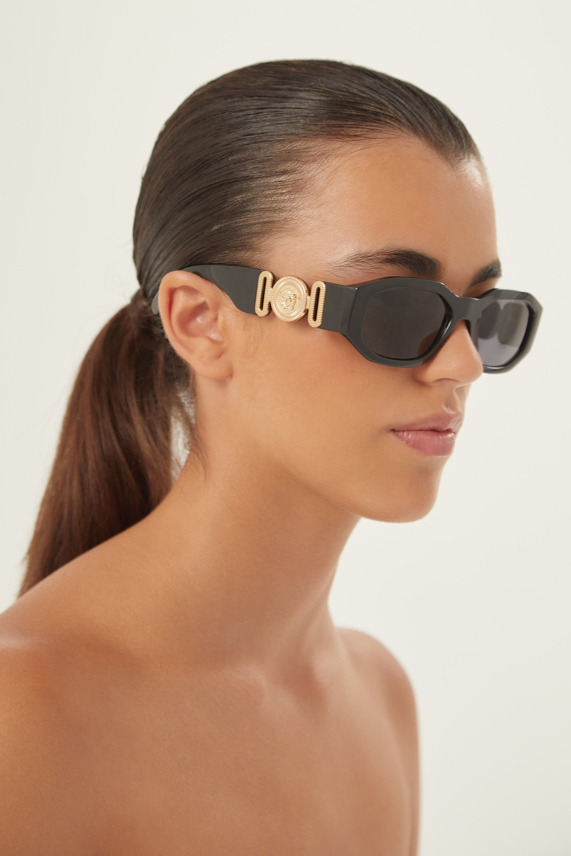 Versace biggie sunglasses in black with iconic jellyfish - Eyewear Club